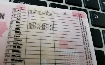 Czy na koparkę trzeba mieć prawo jazdy? Sprawdź wymagania prawne