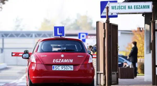 Ile zarabia egzaminator prawa jazdy? Zaskakujące fakty o wynagrodzeniu