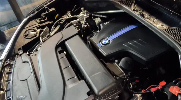 BMW X5 F15 opinie: który silnik zapewnia najlepsze osiągi i oszczędność?