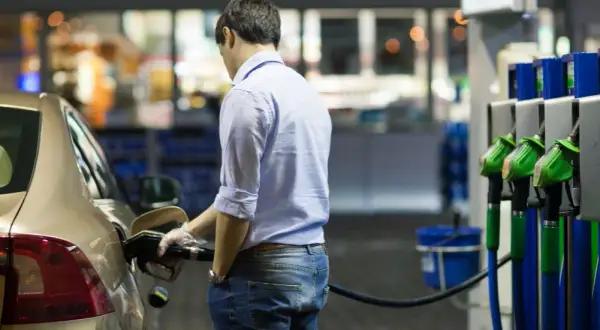 Ile kosztuje paliwo diesel? Sprawdź ceny i uniknij wysokich wydatków