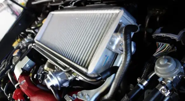 Uszkodzony intercooler w dieslu objawy, które mogą kosztować cię fortunę