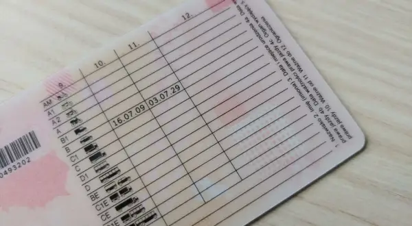 Ile kosztuje wyrobienie nowego prawo jazdy? Sprawdź ukryte wydatki